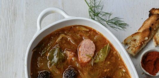 Kapustnica on a white background