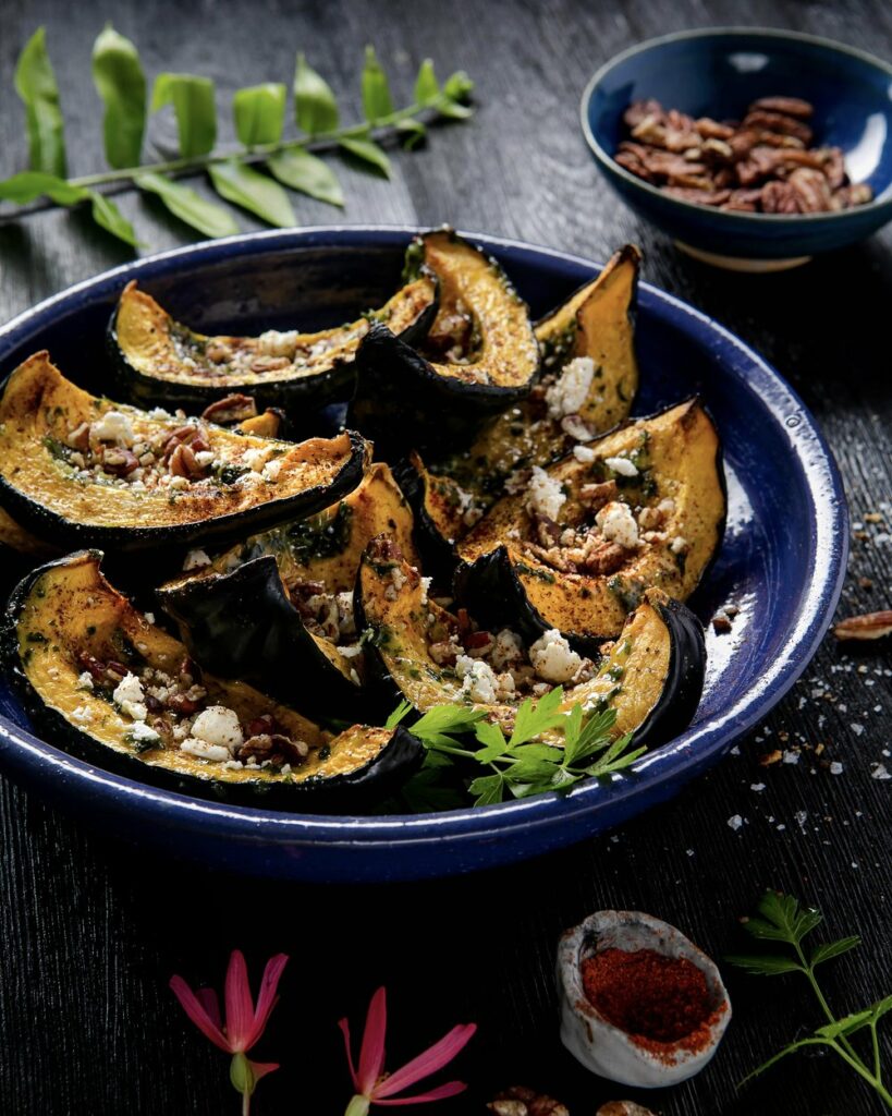 There’s more to roasted squash than butter and brown sugar. Dress up your acorn squash with the vivid flavors of pesto and goat cheese in this delectable recipe.