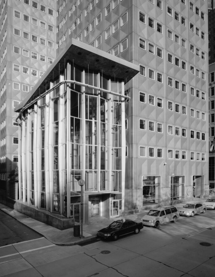 ALCOA_Building_Entrance_Pittsburgh