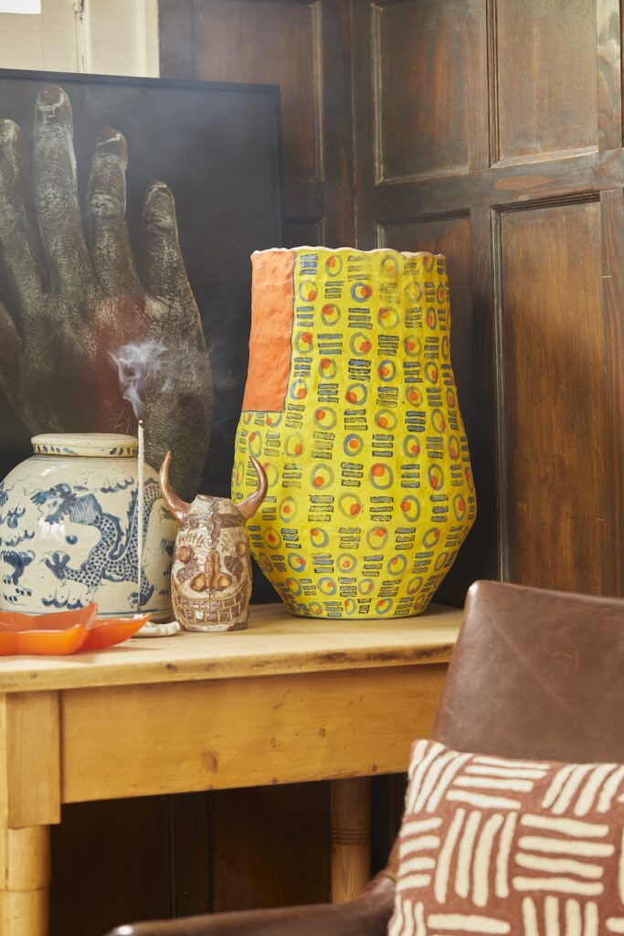 Bold patterns wrap these vases, inspired by Mali’s bògòlanfini textiles, made with fermented, iron-rich mud.