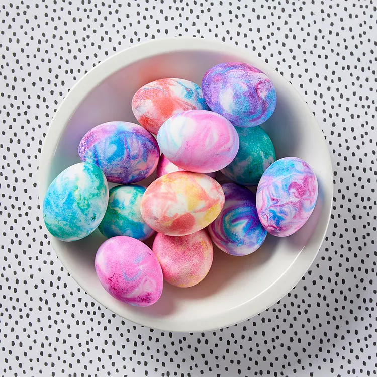 5-ways-to-dye-easter-eggs-table-magazine