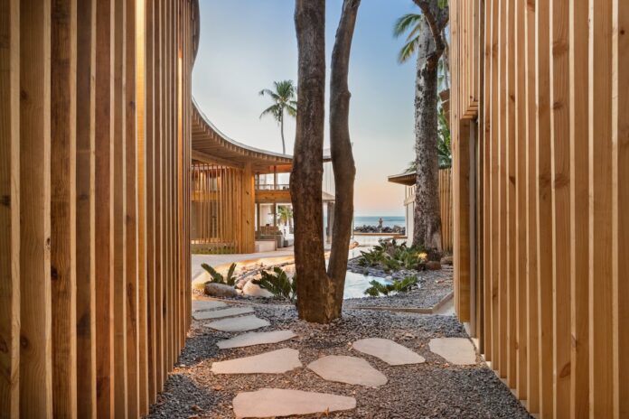 The doorway to Al Suave House, an El Salvadoran summer vacation home