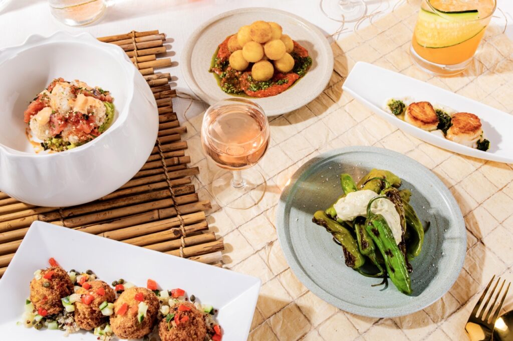 Various plates from the restaurant Palm Palm fresh from the kitchen.